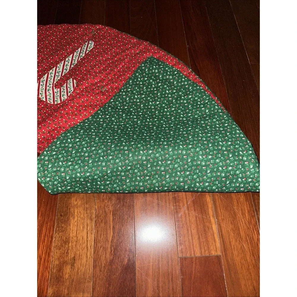 Vintage Quilted Tree Skirt‎